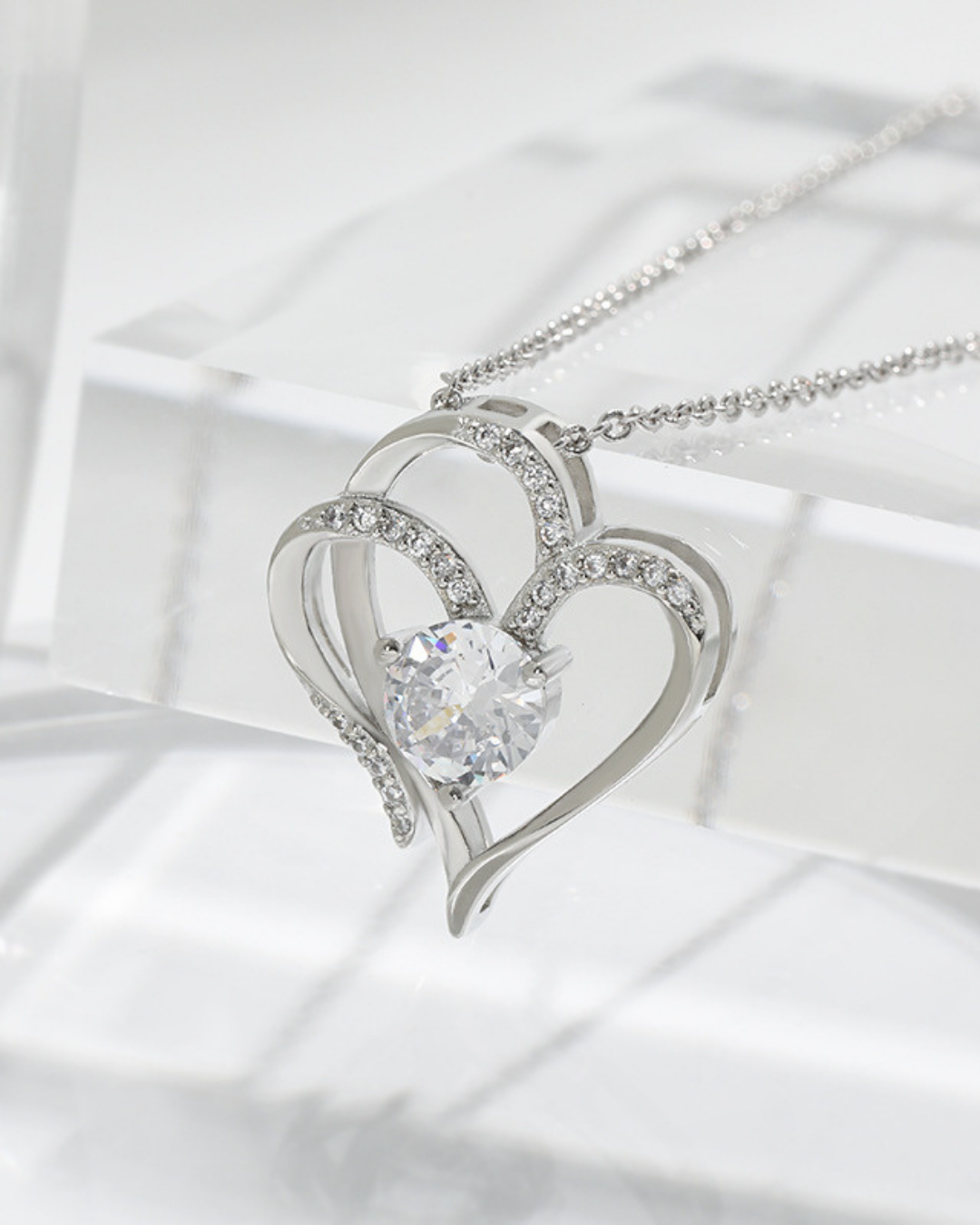 Elegant heart crystal necklace