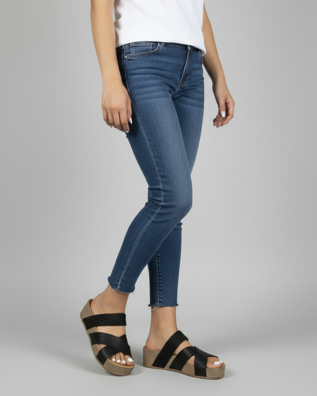 Nikki sandals
