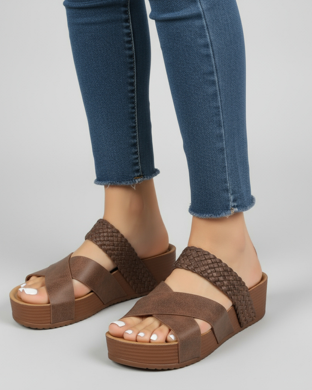 Nikki sandals